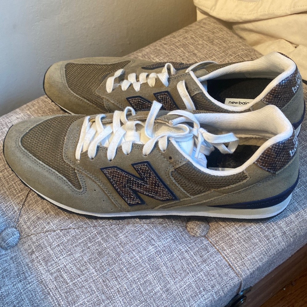 NEW BALANCE Womens Suede Olive colored•New•Snake print trim•Ivory details.